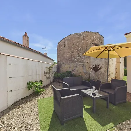 Maison De Avec Jardin Et Bbq - 6 Pers *
