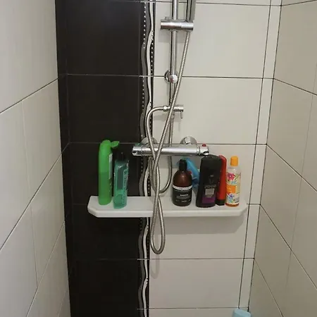 Des A 6 A St Hilaire 度假居 *