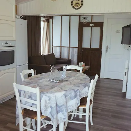 Des A 6 A St Hilaire 度假居