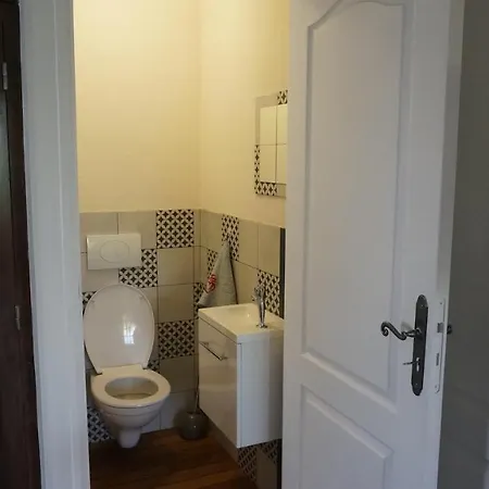 Des A 6 A St Hilaire 度假居